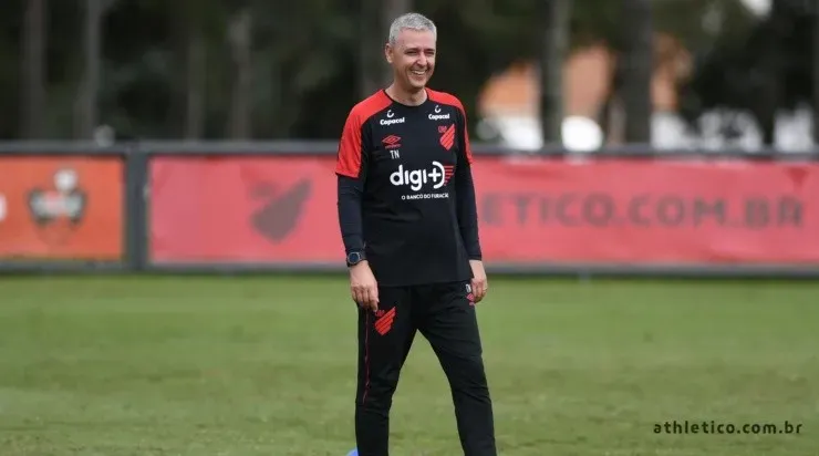 Tiago Nunes teve ótimos momentos no CAP – Foto: Divulgação/Athletico.