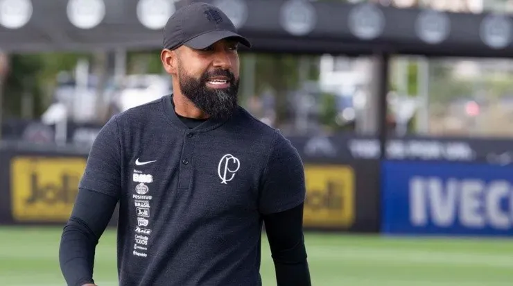 Diego Coelho convocou Cauê e mais três jogadores da base. Foto: Daniel Augusto