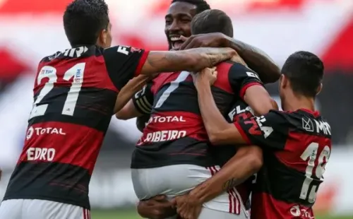 Jogadores do Flamengo pelo Campeonato Brasileiro - (Foto: Getty Images)