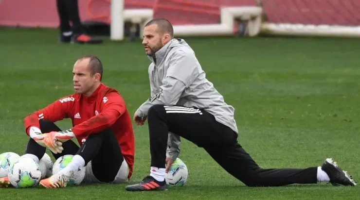 Lomba e Pavan: confiança no goleiro e no preparador segue alta (Foto: Ricardo Duarte/Divulgação/Inter)