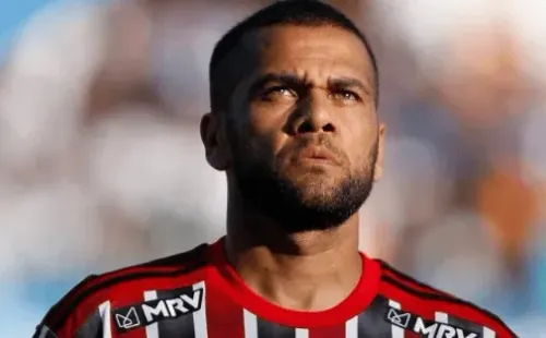 Daniel Alves está confirmado para o jogo desta quarta. (Foto: Getty Images)