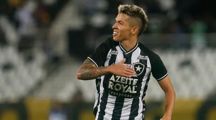 Burno Nazário ficará de fora por tempo indeterminado. Foto: Vitor Silva