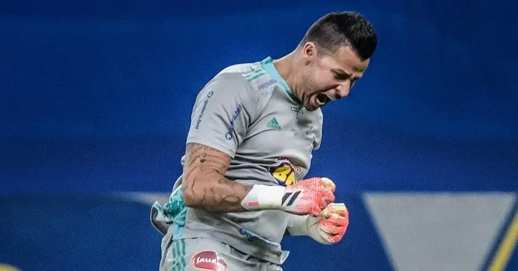 Fábio comemorou muito a vitória do Cruzeiro: Foto Gustavo Aleixó