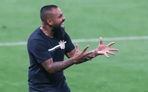 Coelho está pressionado no comando do Timão. (Foto: Getty Images)