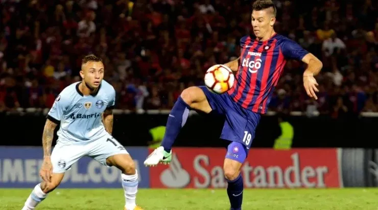 Contra o Grêmio: Churín enfrentou o Tricolor duas vezes na Libertadores de 2018 (Foto: Getty Images)
