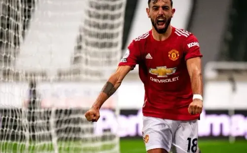 Bruno Fernandes, que deve ser o capitão do Manchester United contra o PSG, vibra após gol. Foto: Getty Images