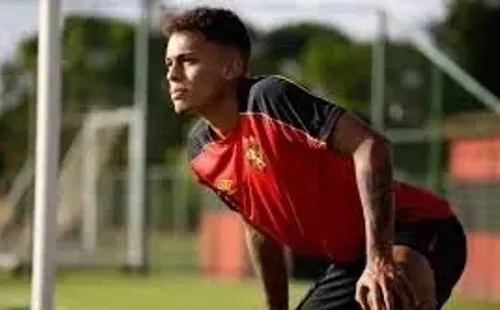 Bruninho, sem espaço no Galo, renovou com o Sport. Foto: Divulgação