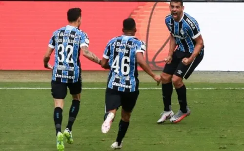 Jogadores do Grêmio celebram gol pelo Brasileirão. Foto: Getty Images
