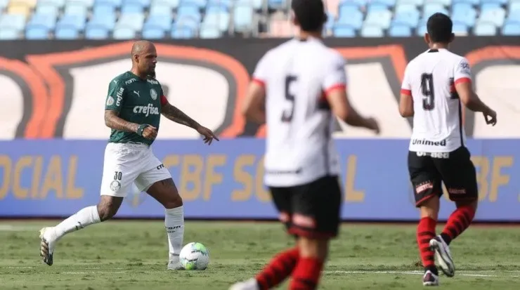 Após muitas críticas Felipe Melo volta a ter uma boa atuação no Brasileirão. Um dos melhores em campo diante do Athlético Goianiense(Foto: César Greco/Ag. Palmeiras)