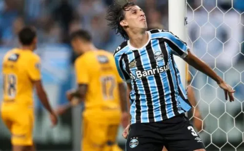 Geromel vibra muito após gol do Grêmio. Foto: Getty Images