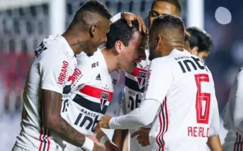 Jogadores do São Paulo celebram gol pelo Brasileirão. Foto: Getty Images