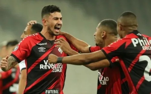 Jogadores do Athletico-PR comemoram gol. Foto: Getty Images