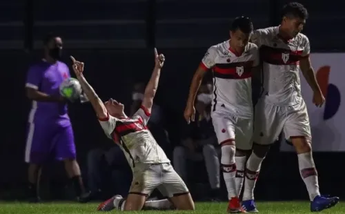 Jogadores do Atlético-GO celebram gol. Foto: Getty Images