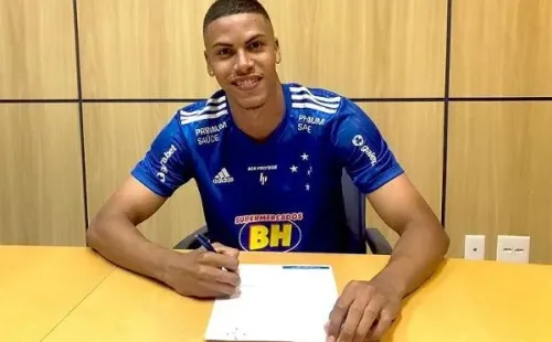 Paulo renovou com o Cruzeiro. Foto: Cruzeiro/Divulgação