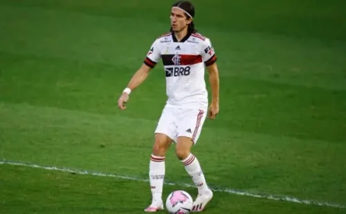 Filipe Luís em ação pelo Fla — Foto: Getty Images