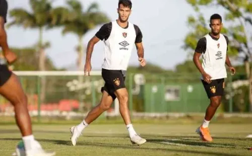 Thyere permanece no Leão. Anderson Stevens/Sport