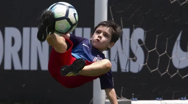 Garoto já demonstrou muita habilidade nos treinos do profissional - Foto: Divulgação/Corinthians.