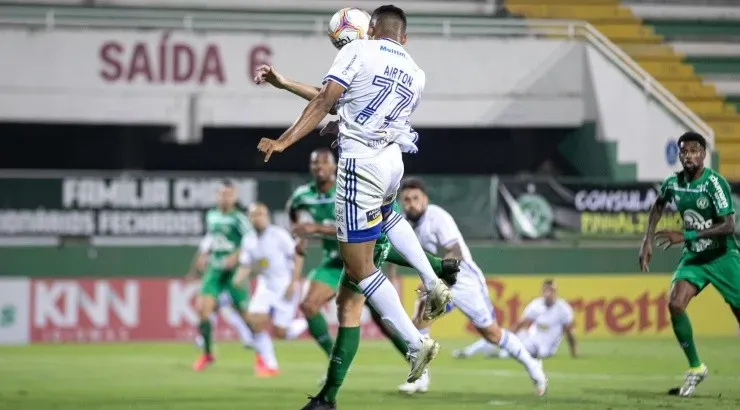 Raposa conseguiu importante vitória contra a Chapecoense - Foto: Gustavo Aleixo/Cruzeiro.