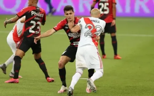 Atlhetico-PR e River Plate no primeiro jogo das oitavas de final. (Foto: Geraldo Bubniak/AGB)