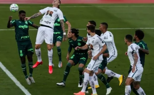 Santos e Palmeiras durante jogo do primeiro turno do Brasileirão. Foto: Getty Images