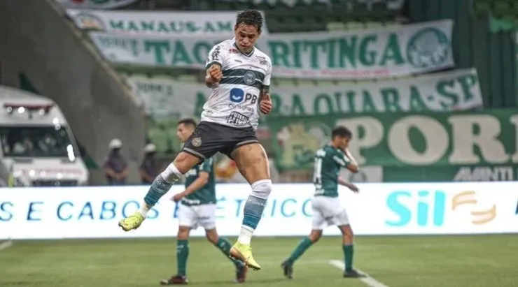 Giovanni Augusto: deve retornar (Foto: Divulgação/Coritiba)