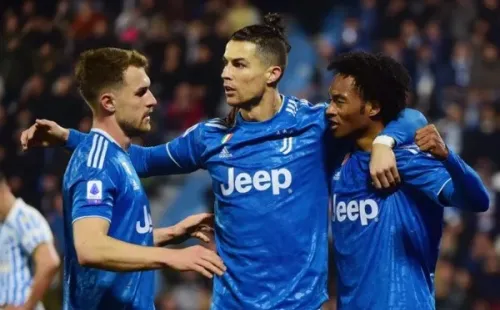 Elenco da Juventus celebra gol. Foto: Getty Images