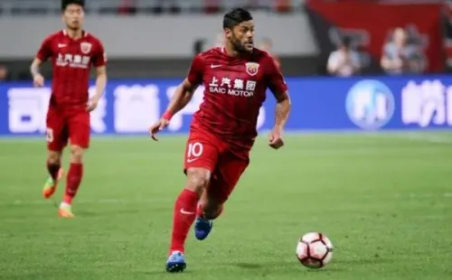 Hulk ronda o Verdão. Divulgação