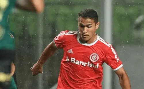 Caio renovou com o Colorado. Divulgação