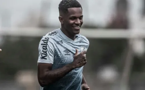 Renyer teve o acordo prorrogado. Foto: Ivan Storti/Santos FC