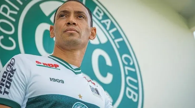 O atacante Ricardo Oliveira integra a linha ofensiva do Coxa que passa por um jejum de gols – Foto – Divugação -Coritiba