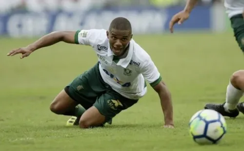 Juninho, do América-MG, durante partida do Brasileirão. Foto: Getty Images