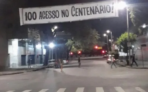 Internautas brincam com a possibilidade do Cruzeiro comemorar o centenário na Série B. Foto: Reprodução/Twitter