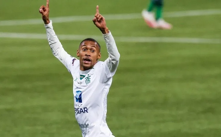 Ademir comemora gol contra o Palmeiras, no Allianz Parque, pela Copa do Brasil (Foto: Getty Images)