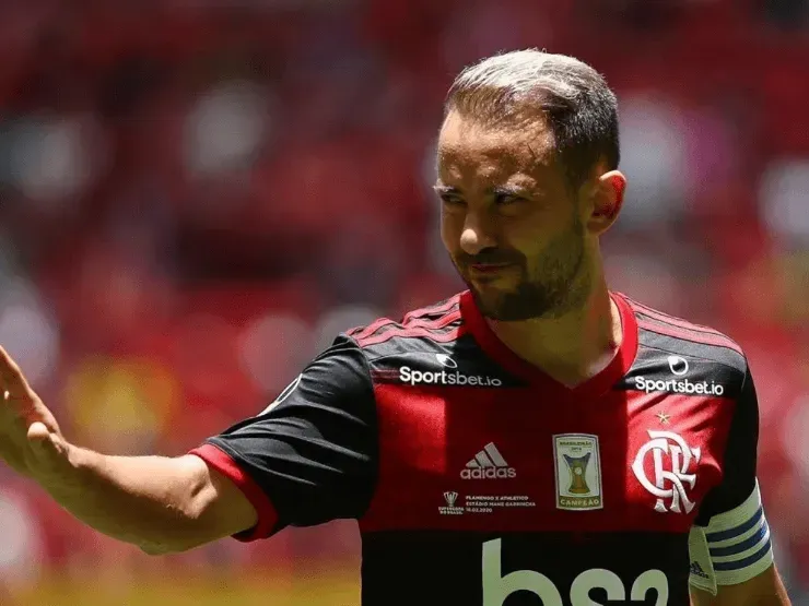 Everton Ribeiro em campo pelo Flamengo no início de 2020. (Foto: Getty Images)