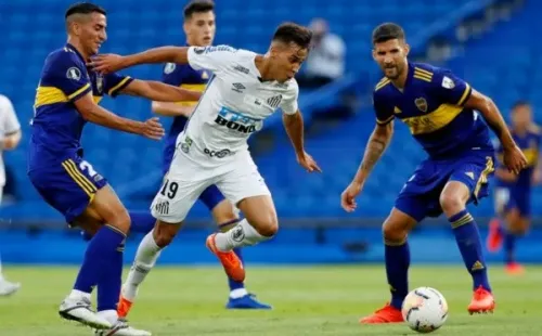 Kaio Jorge é cercado por defensores argentinos. Foto: Getty Images