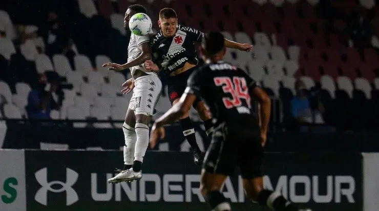 O Botafogo foi derrotado por 3 a 0 para o Vasco e se complicou no Brasileirão. Foto: Vitor Silva