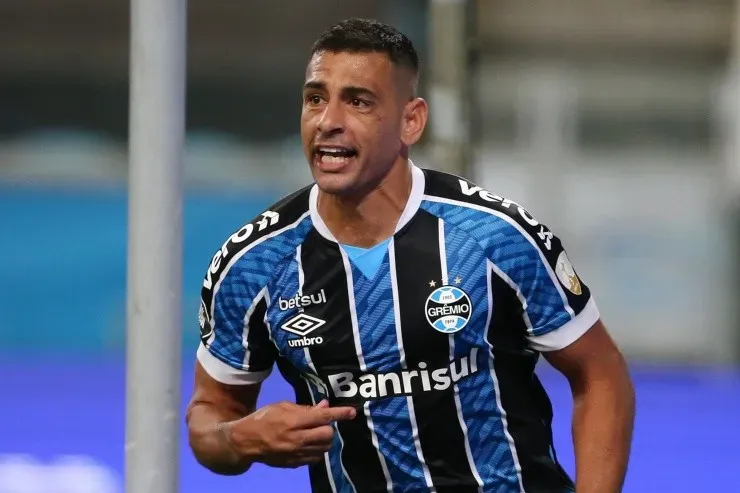 Atacante Diego Souza deve ser titular contra o Palmeiras na próxima rodada do Brasileirão. (Foto: Getty Images)