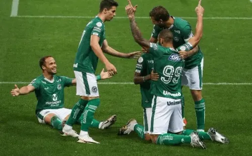 Goiás comemorando gol no Brasileirão. (Foto: Getty Images)