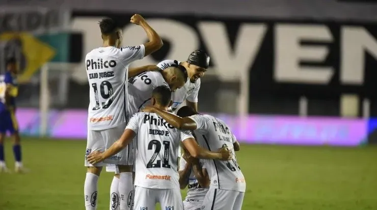 Rueda quer quitar os salários dos jogadores antes da final da Libertadores. Foto: Ivan Storti/Santos