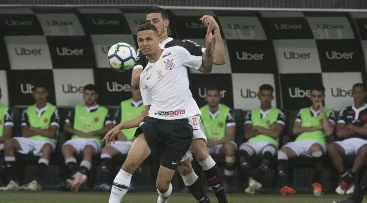 Thiaguinho pretende retornar ao Timão - Foto: Daniel Augusto Jr/SCCP.