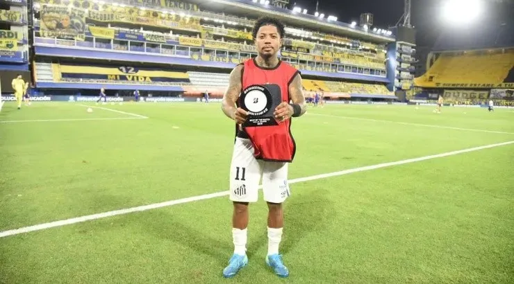 Atacante ganhou o prêmio de craque da partida contra o Boca Juniors na Bombonera - Foto: Ivan Storti/Santos FC.
