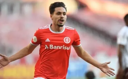 Jovem Maurício pode ser uma opção para eventual ausência de Edenilson no gre-Nal (Foto: Ricardo Duarte/Inter)