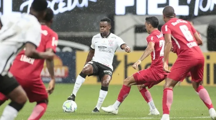 Cazares: destaque na temporada (Foto: Rodrigo Coca / Agência Corinthians / Divulgação)