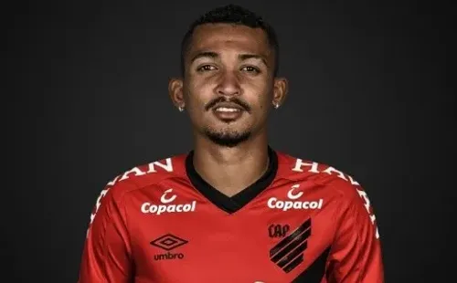 Walber é visado no mercado. Foto: Divulgação/Athletico-PR