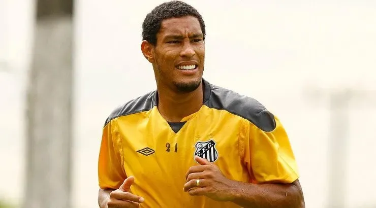 Bruno Aguiar estava no elenco campeão da Libertadores em 2011 - Foto: Ricardo Saibun/Santos FC.