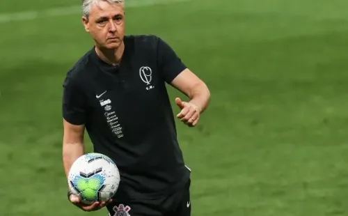 Tiago Nunes aprovou contratação de Luan, mas não conseguiu fazer camisa 7 render (Foto: Getty Images)