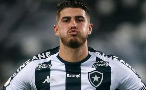 Vitor Silva joga atualmente pelo Botafogo - Foto: Getty Images