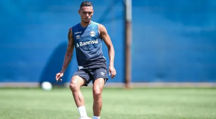 Luiz Fernando deve entrar na vaga de Alisson - Foto: Lucas Uebel/Grêmio.