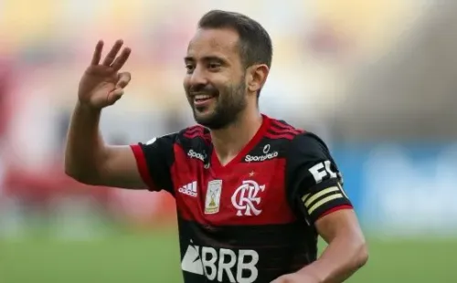 Flamengo e Corinthians se enfrentam neste domingo, 14, às 16h (Crédito: Getty Images)
