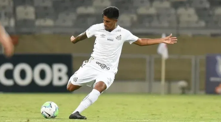 Ivonei deve pintar entre os titulares - Foto: Ivan Storti/Flickr Oficial do Santos/Divulgação.